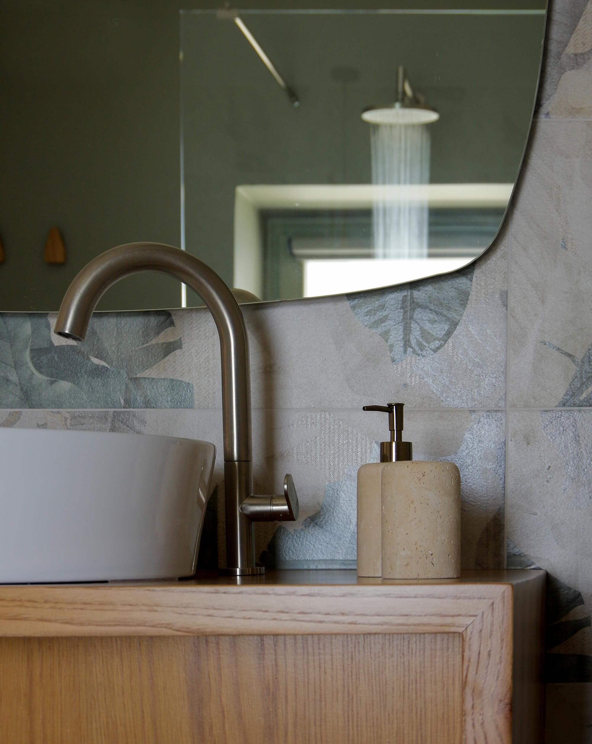 Krinakia suites bedroom with sea view